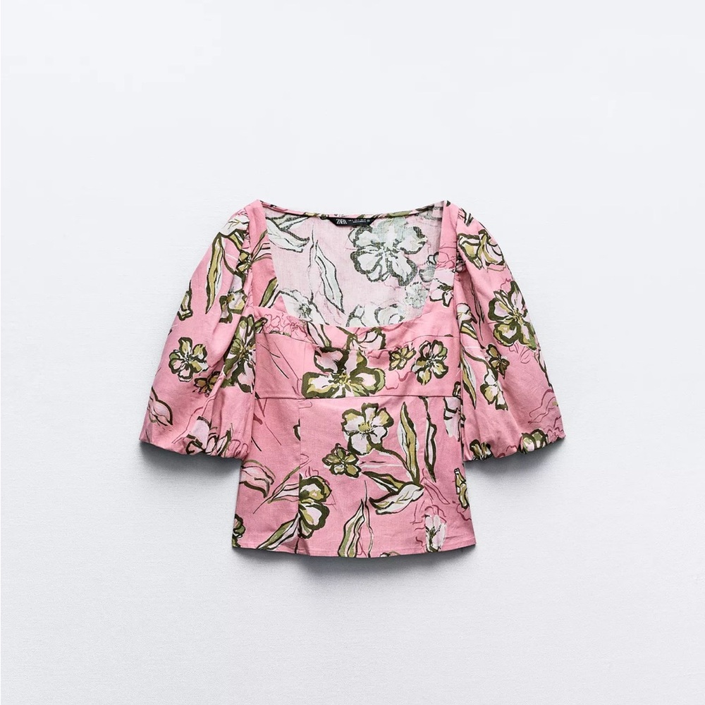 Zara floral top! So cute never worn.